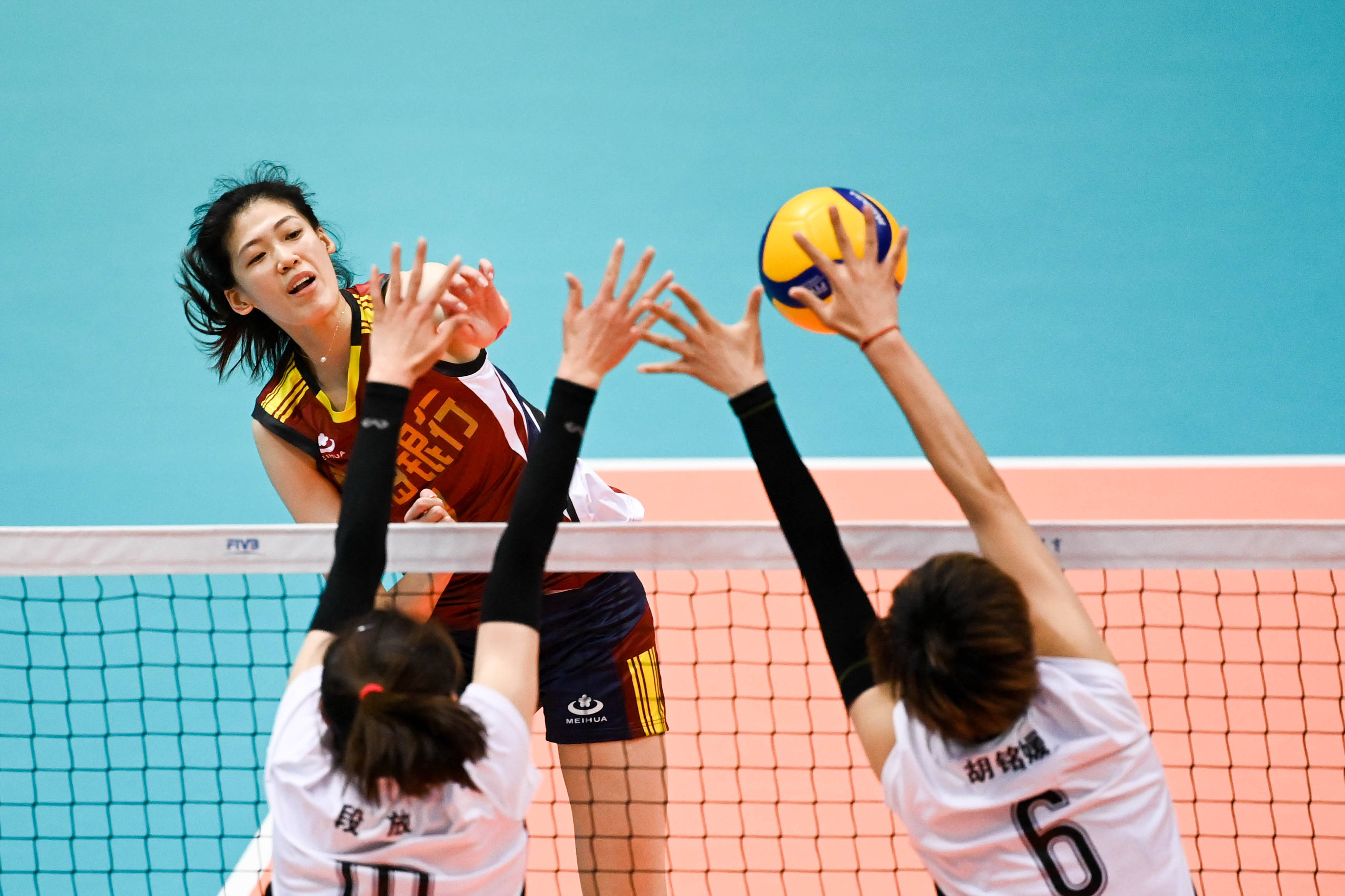 雷速-澳大利亚女子排球队惊艳亮相半决赛逆转