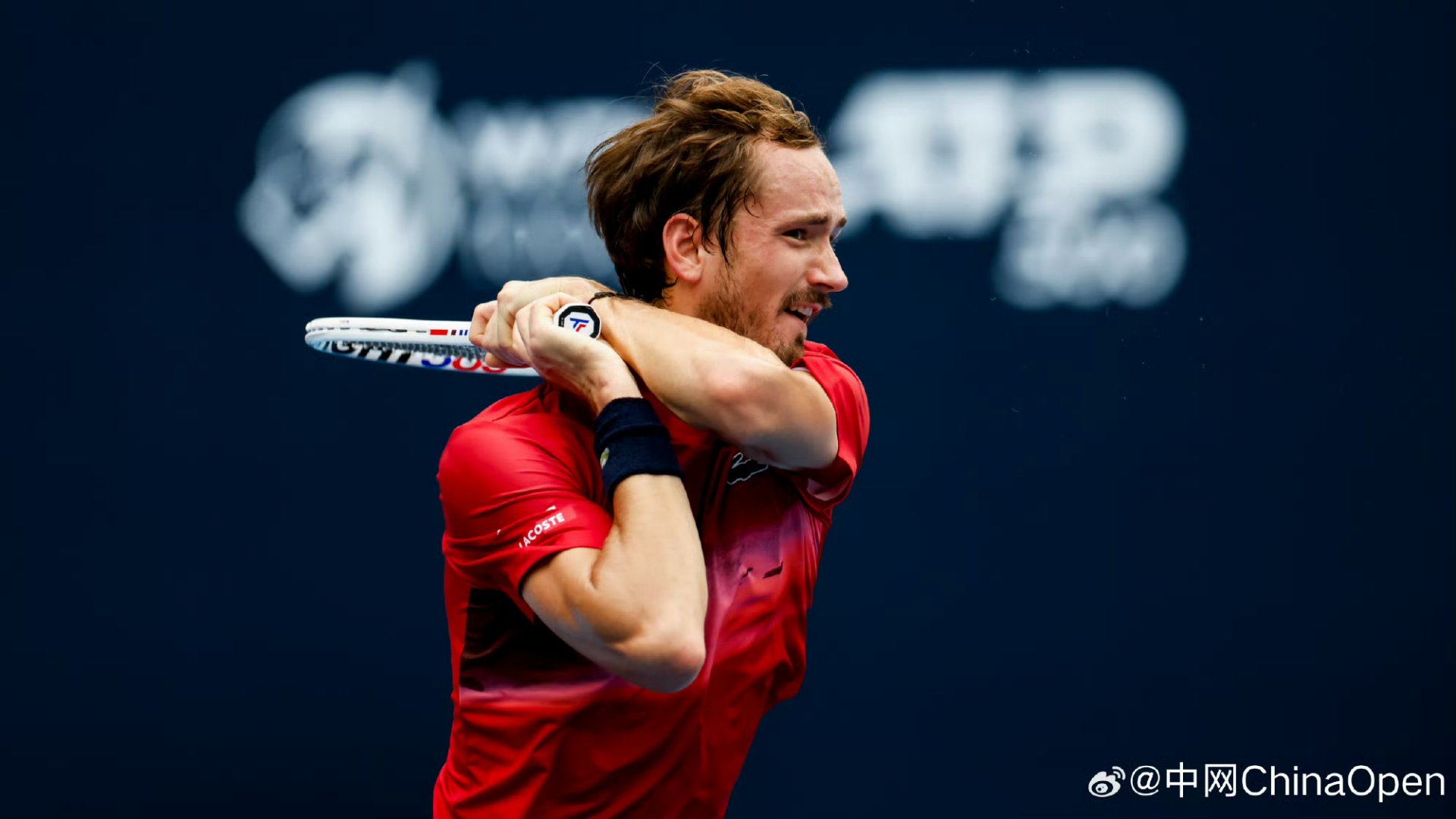 雷速体育-世界网球队鏖战法国网球队，梅德韦杰夫惊艳世界