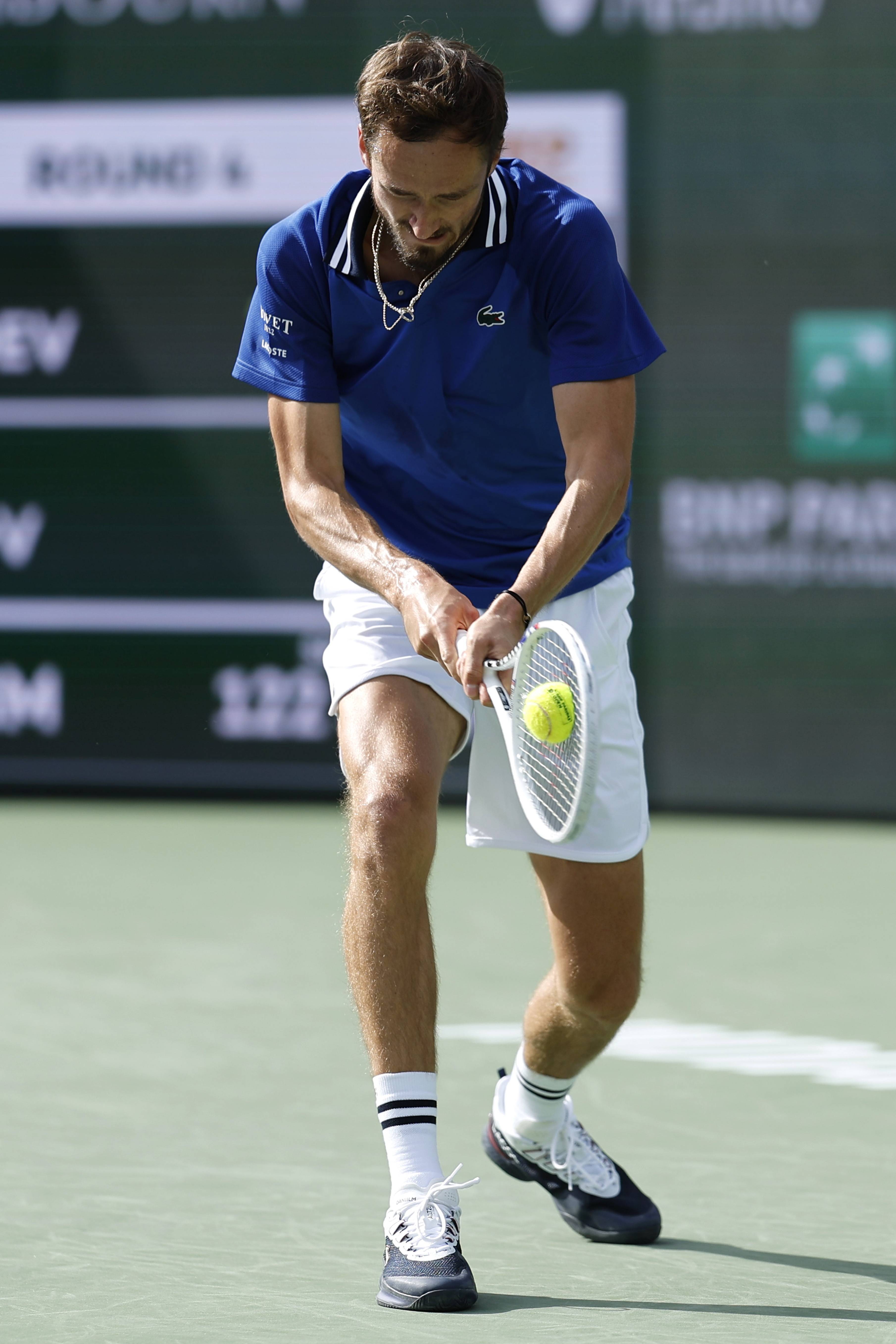 世界网球队鏖战法国网球队，梅德韦杰夫惊艳世界