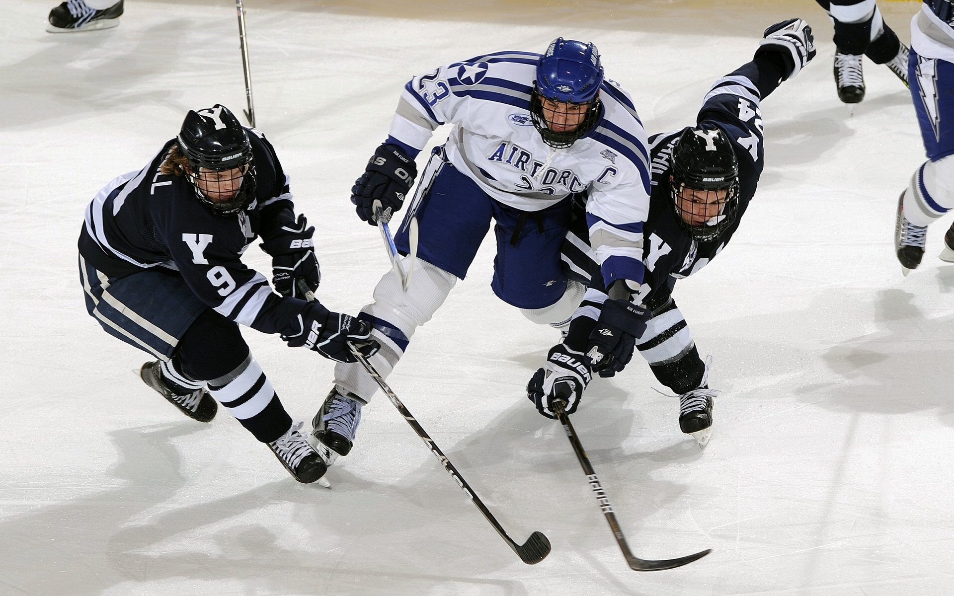 那不勒斯压制新西兰，坎特成为关键先生