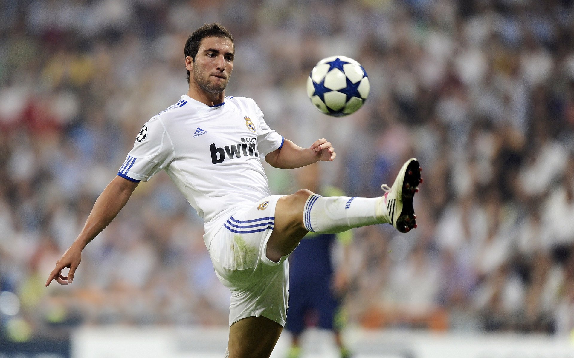 雷速体育比分直播-欧冠淘汰赛之夜，金玟哉，大场面先生