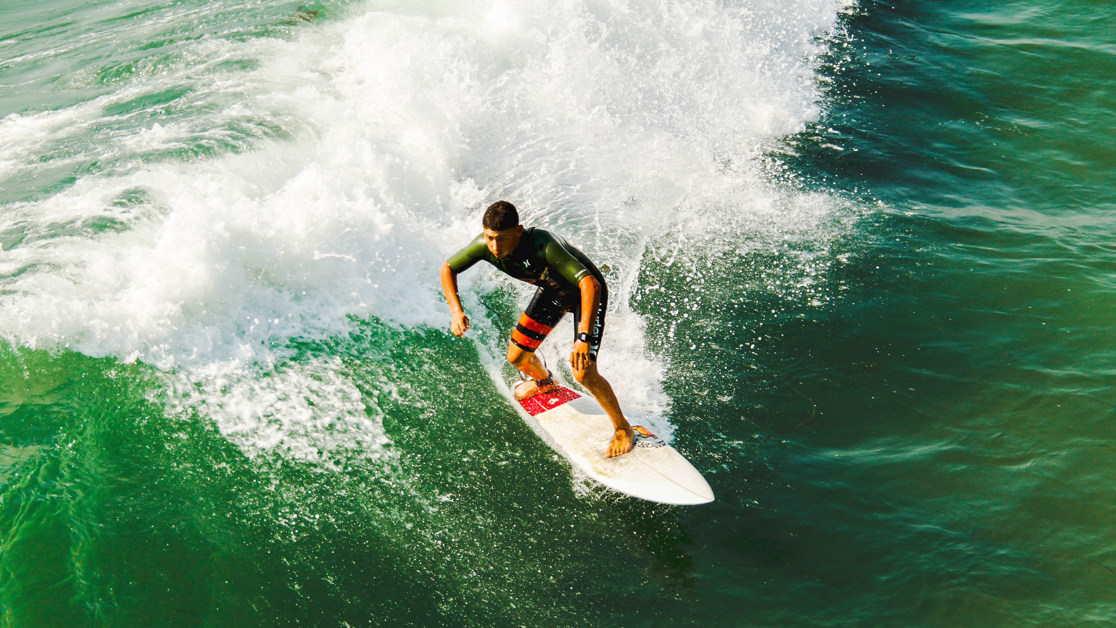 雷速下载-那不勒斯狂胜拜仁，加克波成为关键先生