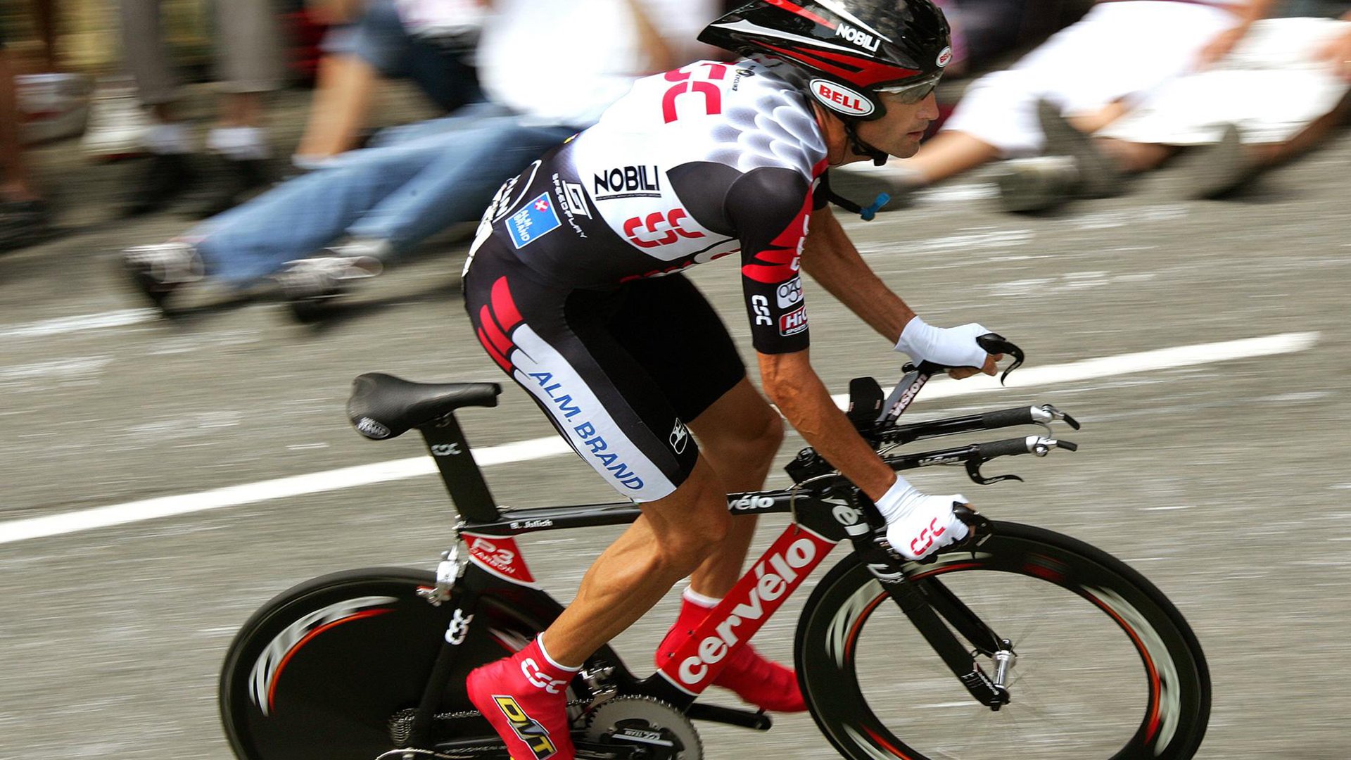 凯尔特人压哨绝杀广东队，恩比德存在感拉满，一场跨越时空的篮球盛宴